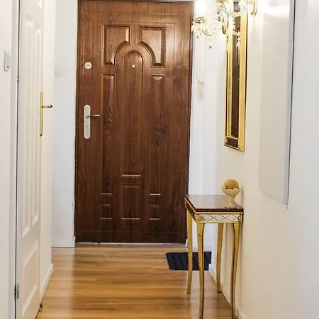 Gold Box Apartamento *